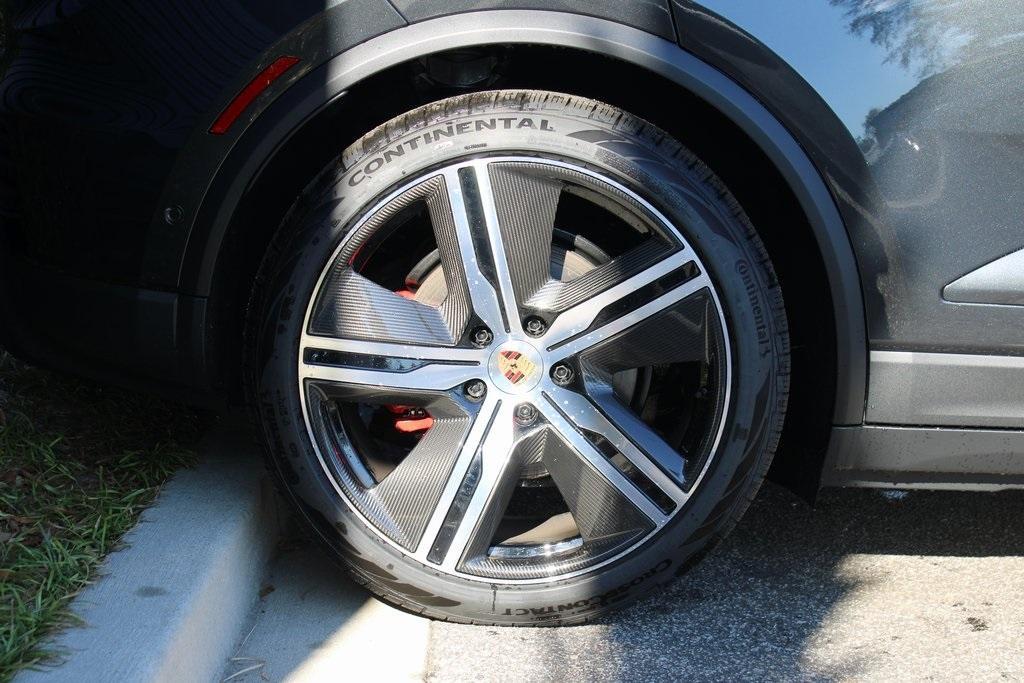 new 2025 Porsche Macan car, priced at $114,075