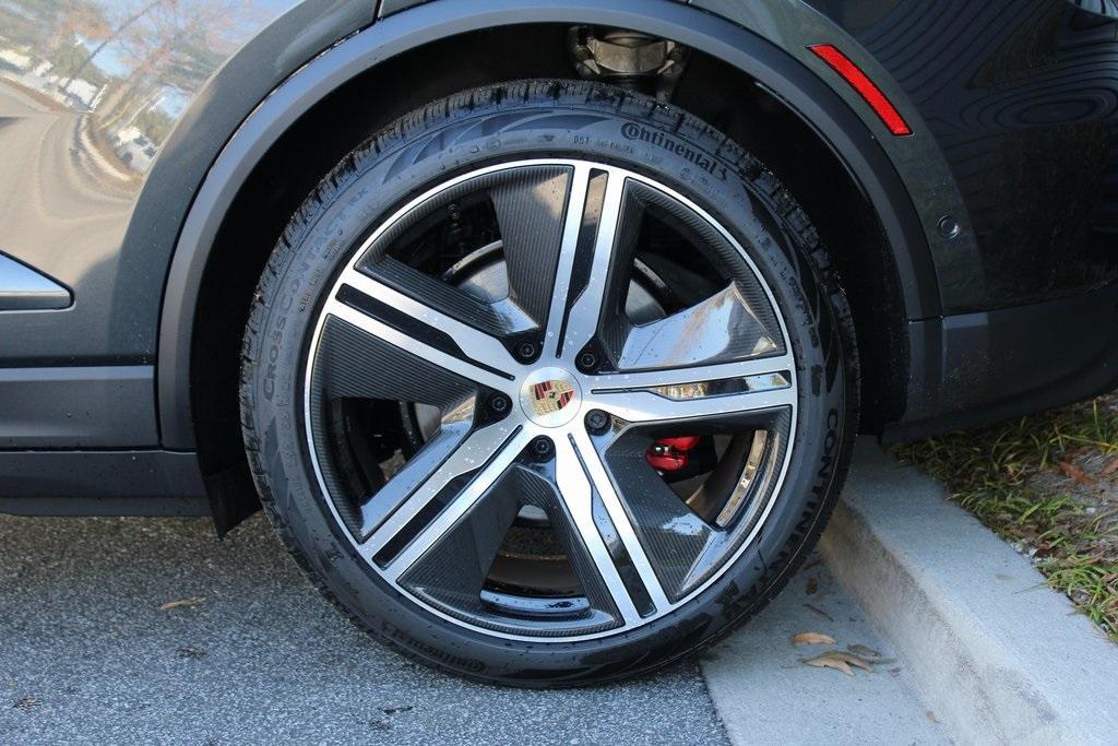 new 2025 Porsche Macan car, priced at $114,075