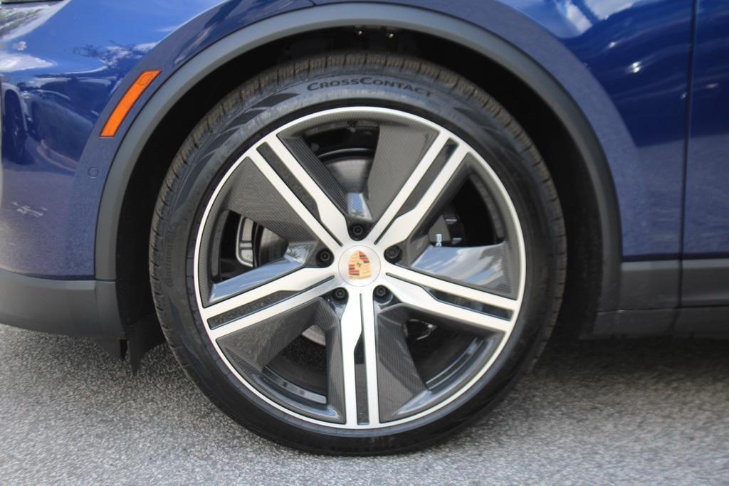 new 2025 Porsche Macan car, priced at $112,715