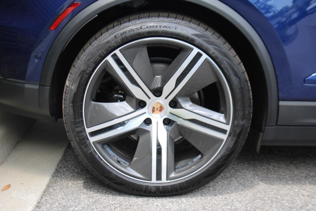 new 2025 Porsche Macan car, priced at $112,715