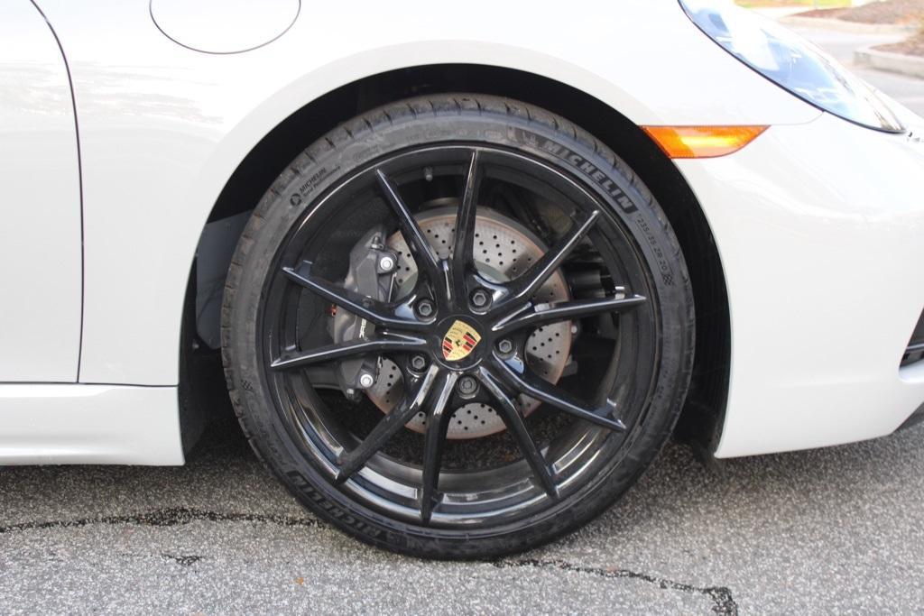 new 2025 Porsche 718 Cayman car