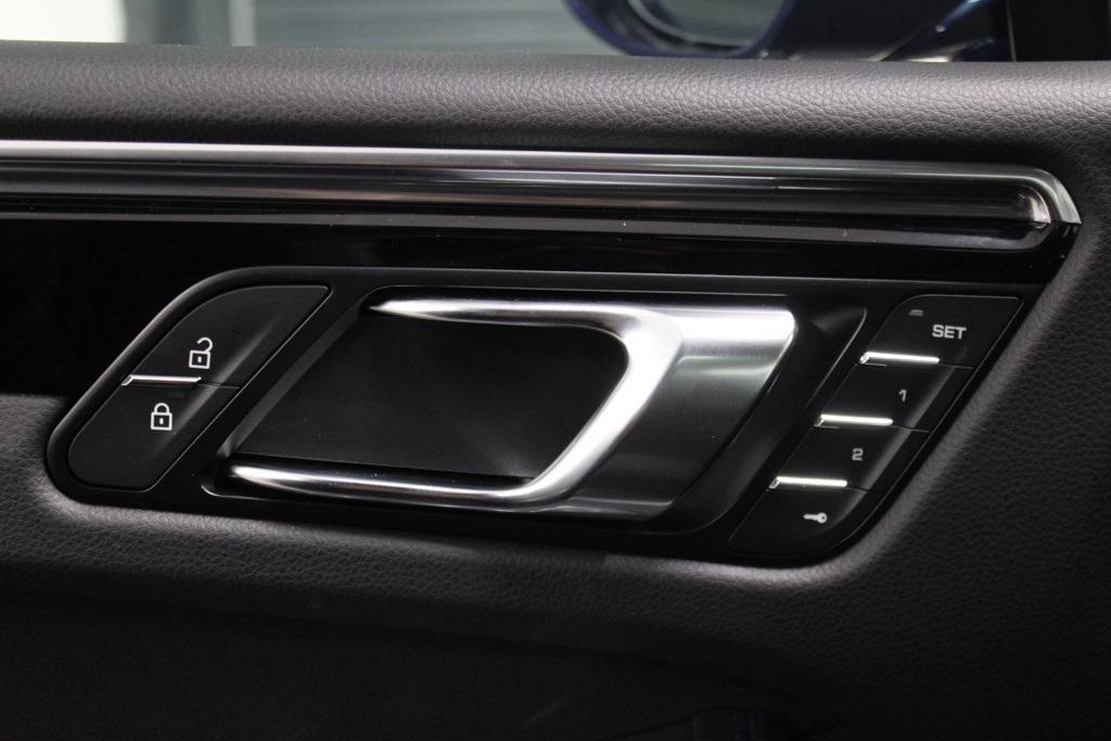 new 2026 Porsche Macan car