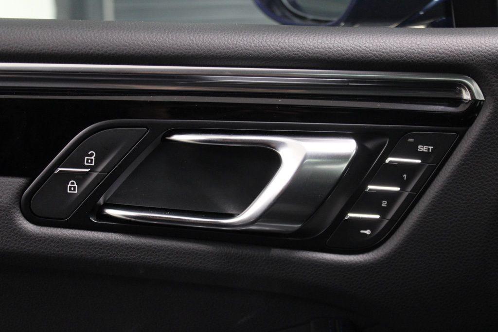 new 2026 Porsche Macan car