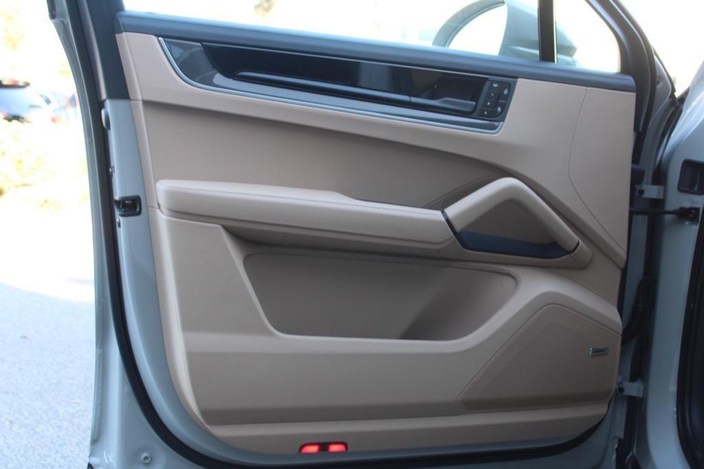 new 2026 Porsche Cayenne car