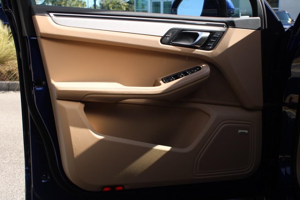 new 2026 Porsche Macan car