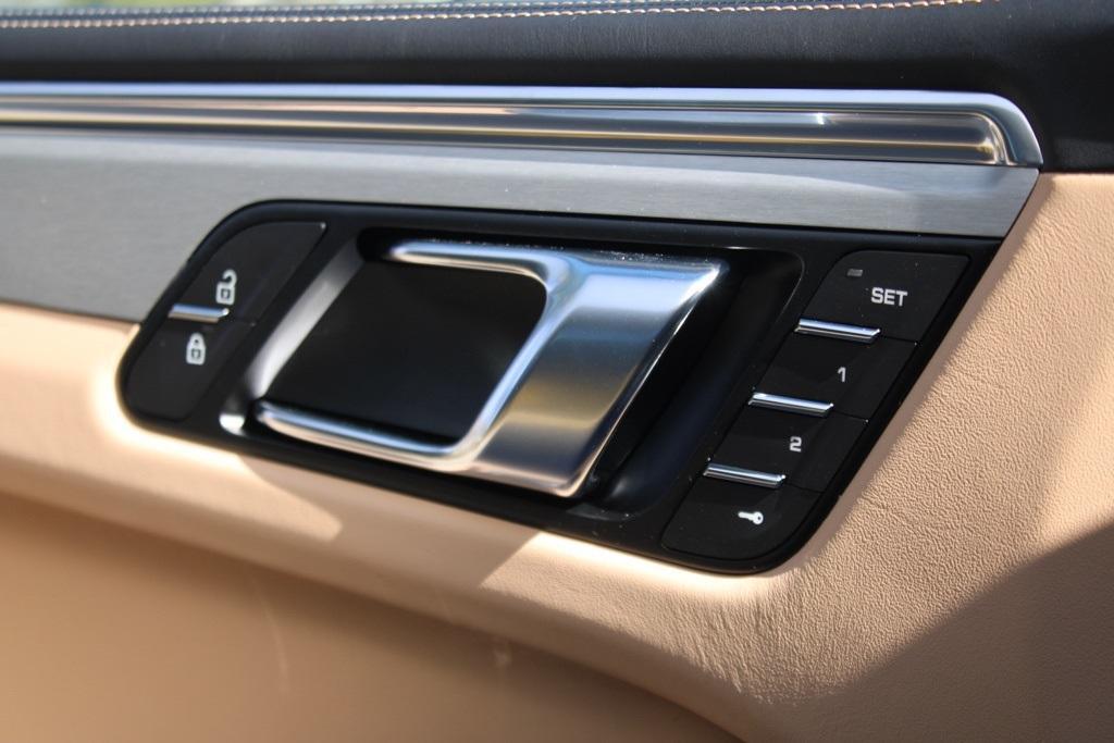 new 2026 Porsche Macan car