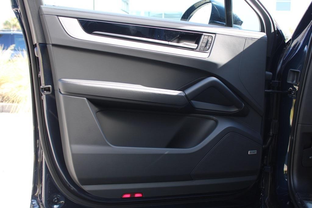 new 2026 Porsche Cayenne car