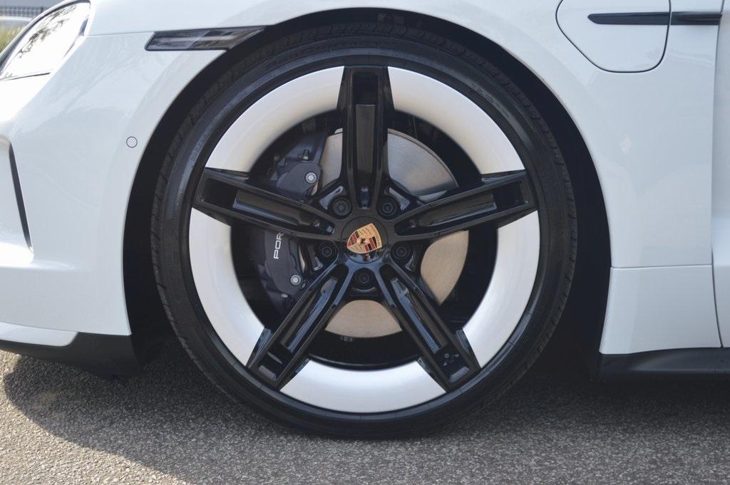 new 2026 Porsche Taycan car