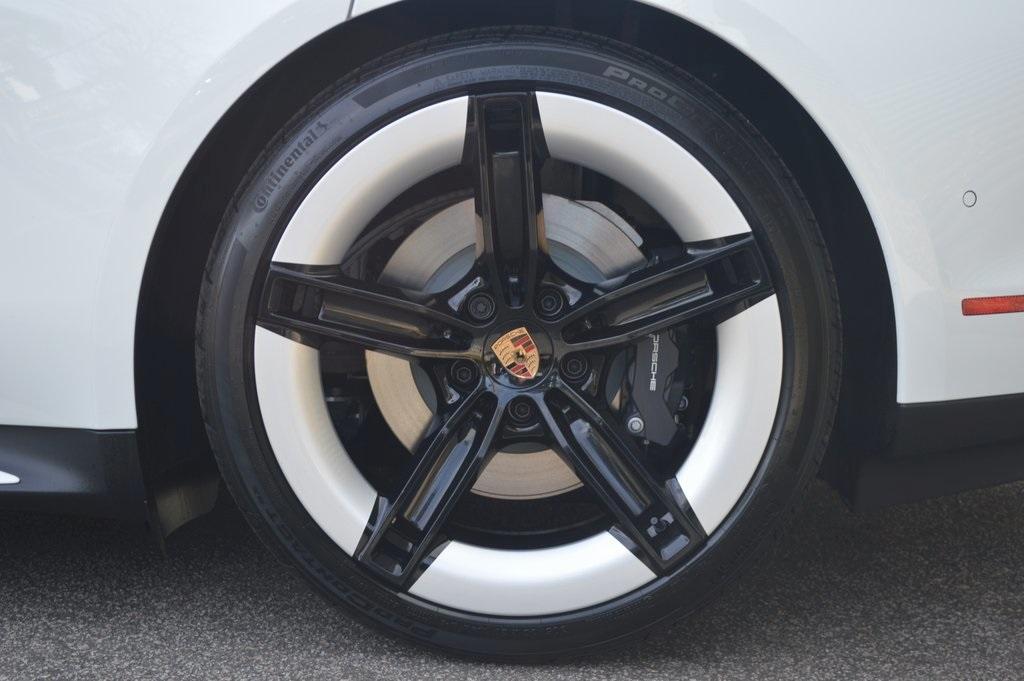 new 2026 Porsche Taycan car