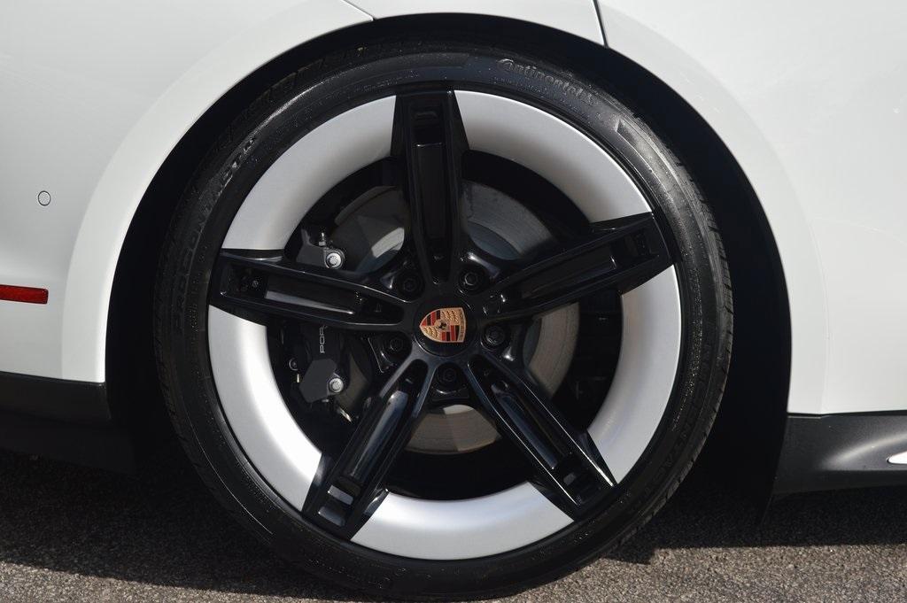 new 2026 Porsche Taycan car