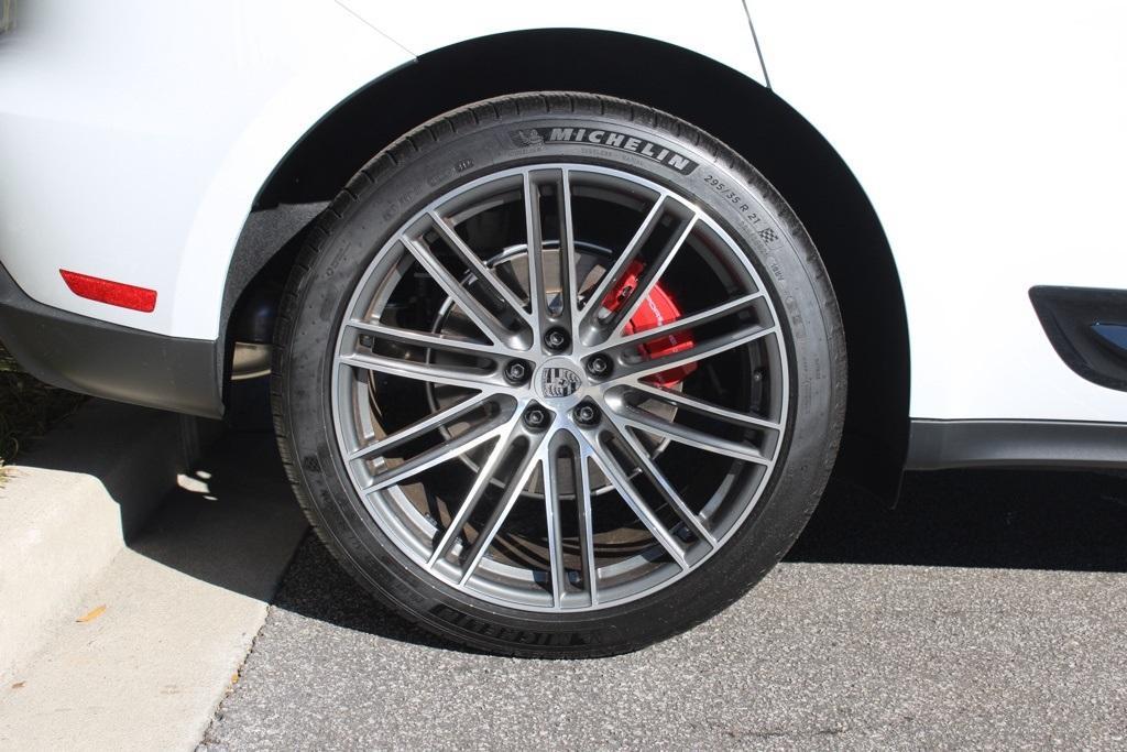 new 2026 Porsche Macan car