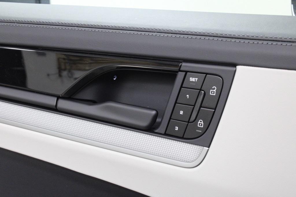 new 2026 Porsche Cayenne car