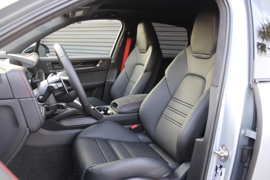 new 2026 Porsche Cayenne car