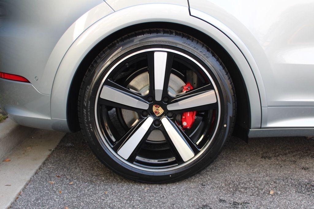 new 2026 Porsche Cayenne car