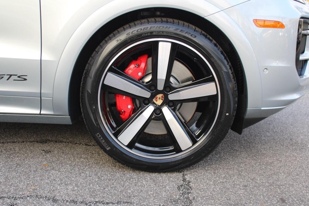 new 2026 Porsche Cayenne car