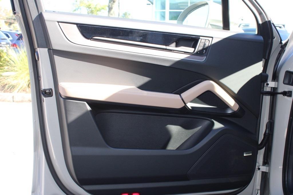 new 2026 Porsche Cayenne car