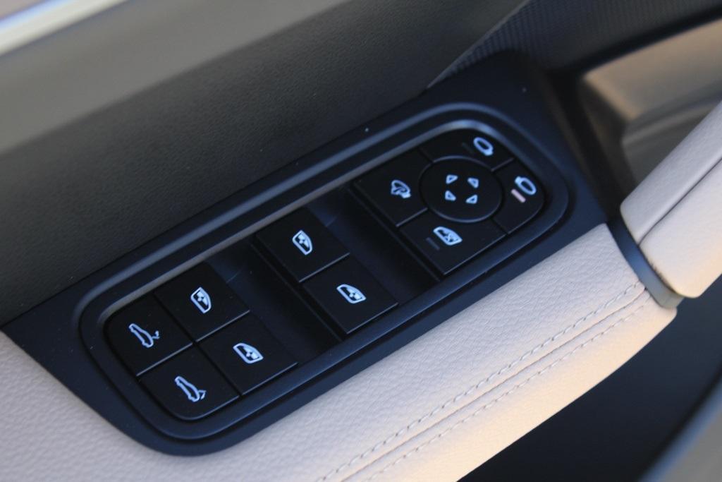 new 2026 Porsche Cayenne car