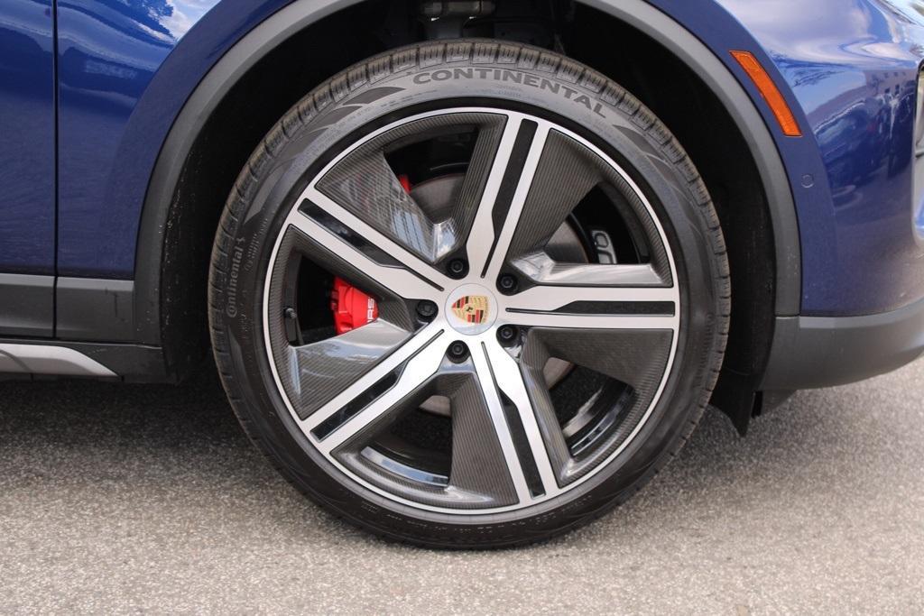 new 2025 Porsche Macan car, priced at $112,205