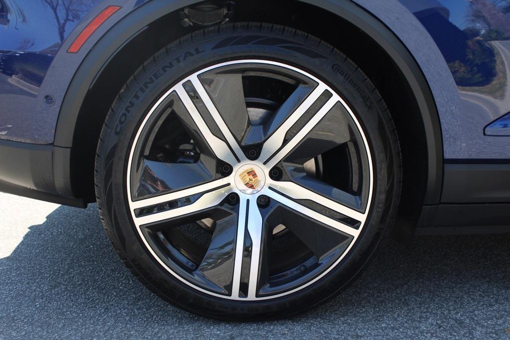 new 2025 Porsche Macan car, priced at $112,715