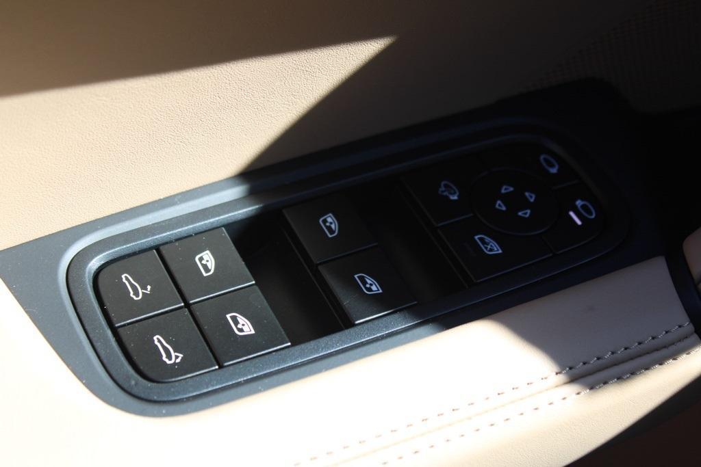 new 2026 Porsche Cayenne car