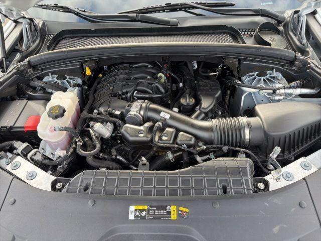 used 2025 Jeep Grand Cherokee car, priced at $40,693
