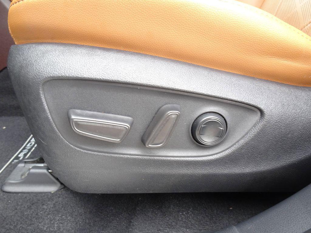 used 2021 Toyota Highlander car, priced at $31,000