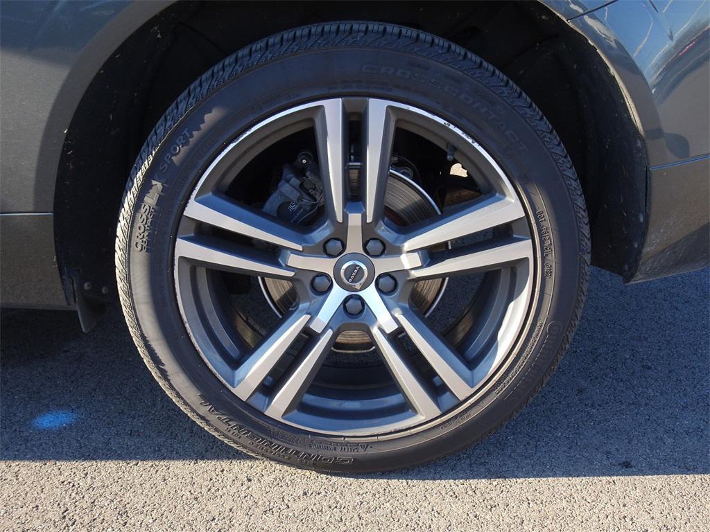 used 2019 Volvo XC60 car, priced at $20,000