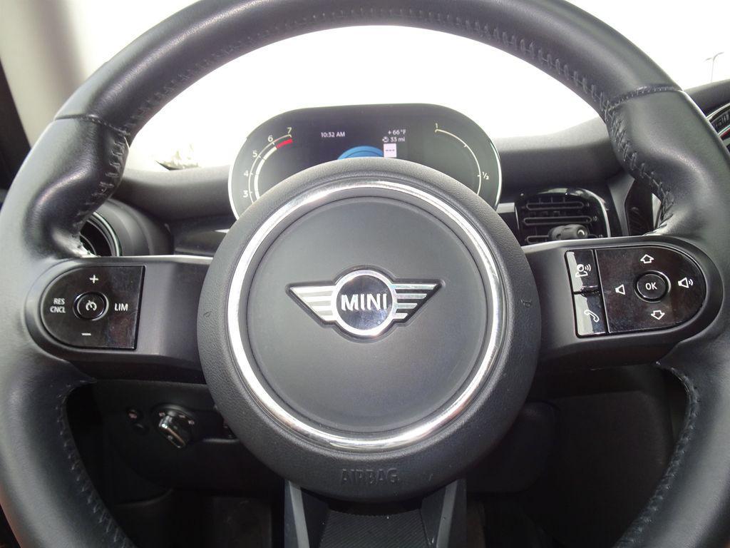 used 2022 MINI Hardtop car, priced at $19,500