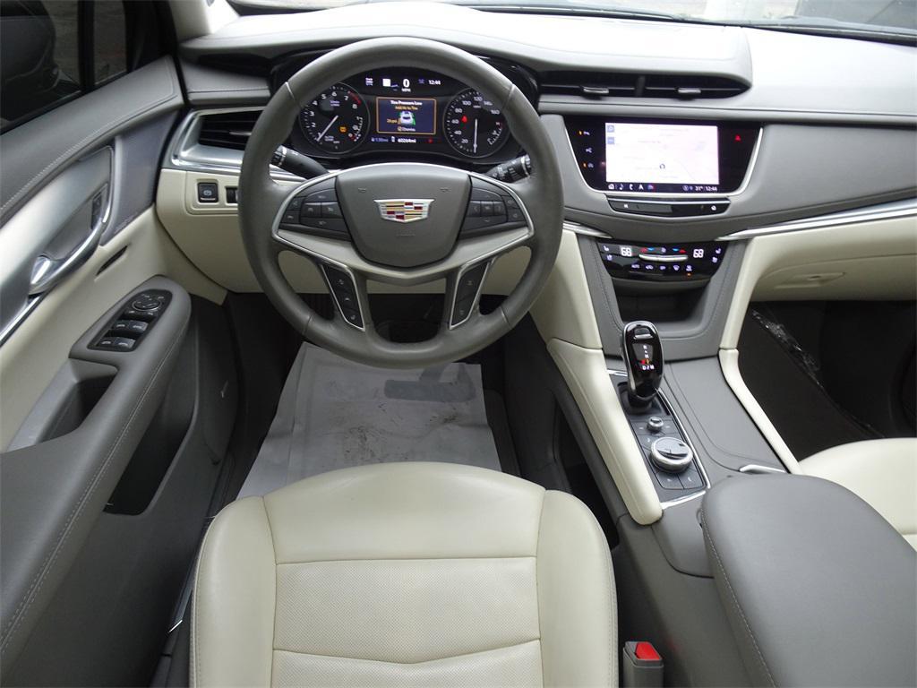 used 2022 Cadillac XT5 car, priced at $26,500
