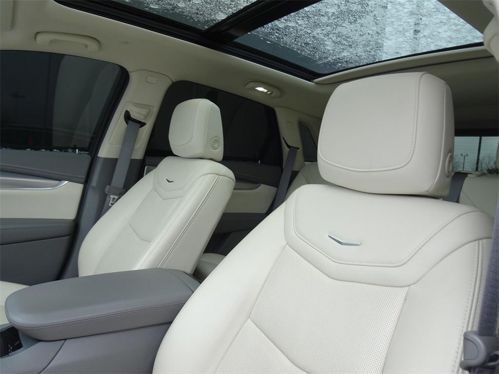 used 2022 Cadillac XT5 car, priced at $26,500