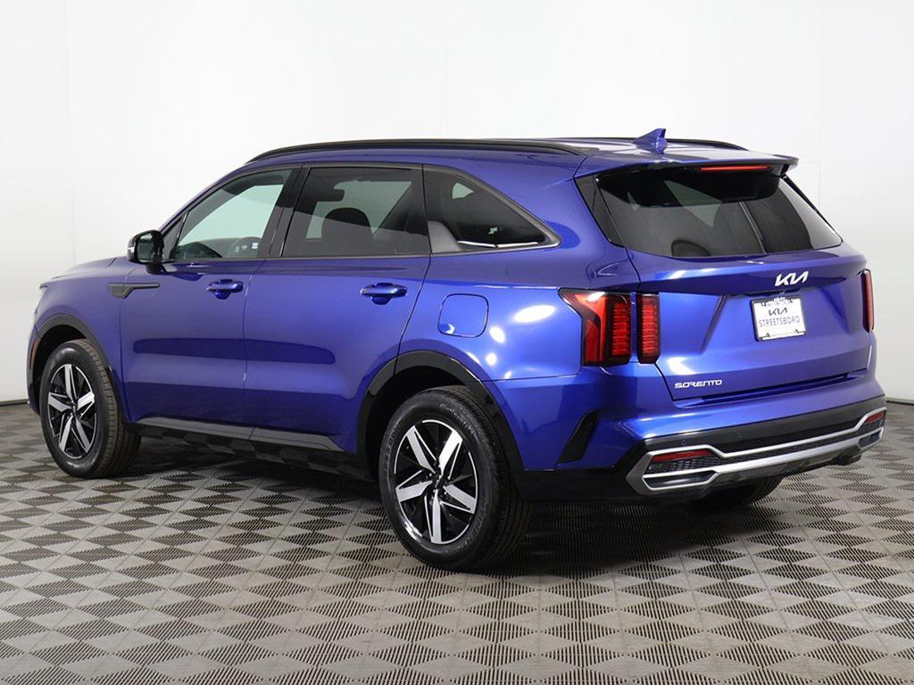 used 2023 Kia Sorento car, priced at $22,129