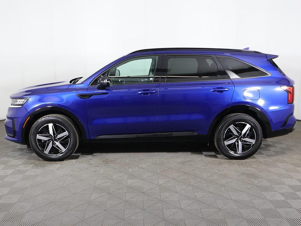 used 2023 Kia Sorento car, priced at $22,129