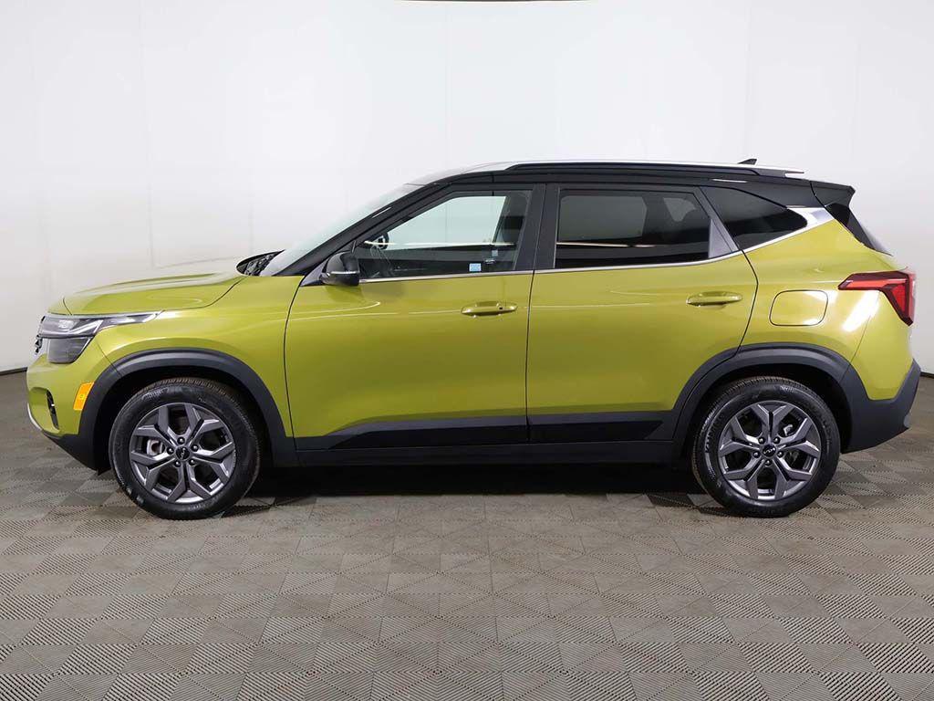 used 2024 Kia Seltos car, priced at $23,899