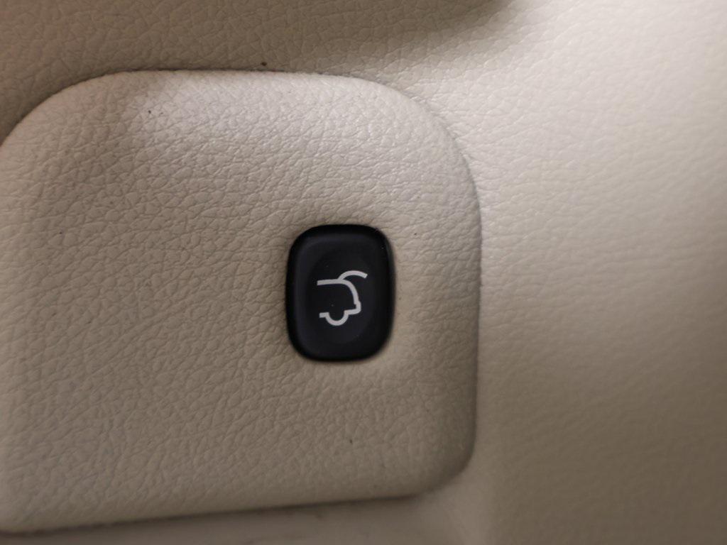 used 2021 Jeep Grand Cherokee car, priced at $21,559