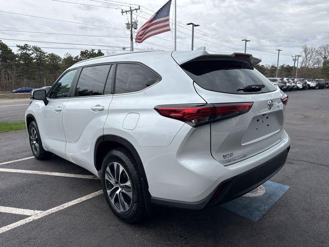 used 2023 Toyota Highlander car, priced at $38,402