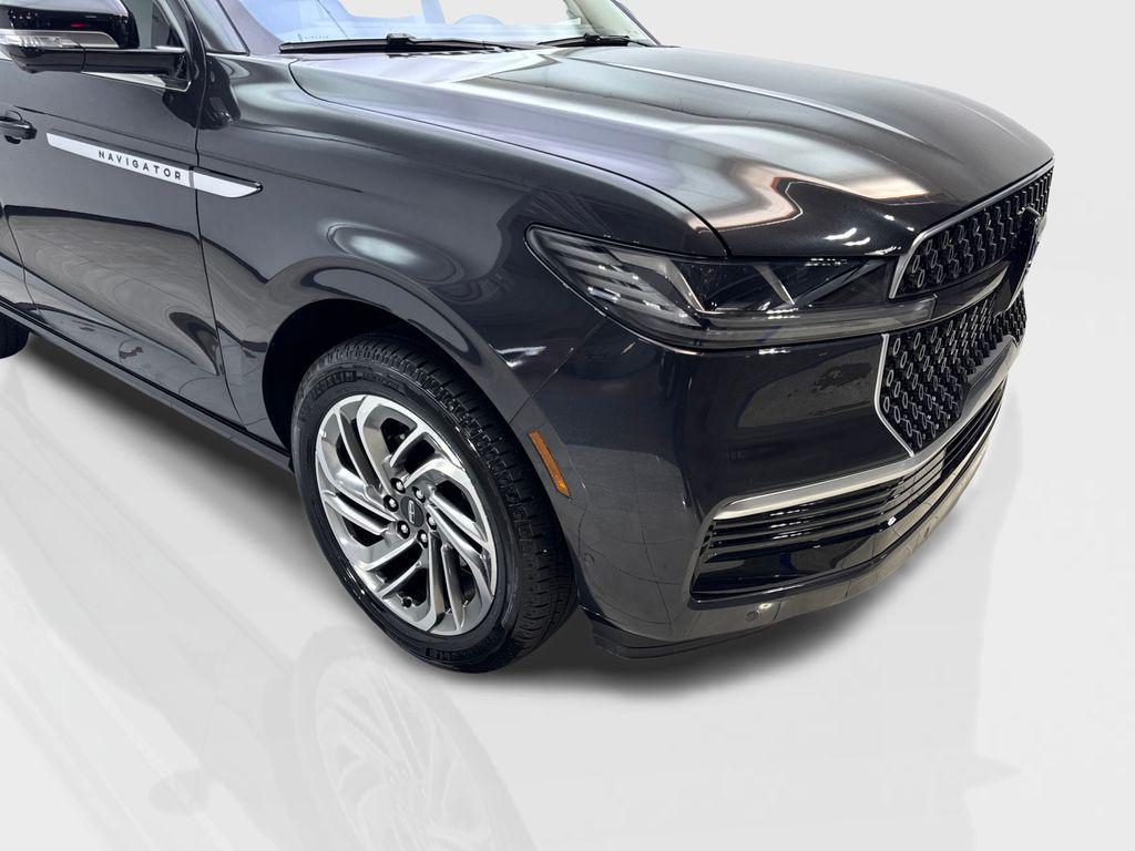 used 2025 Lincoln Navigator car, priced at $76,205