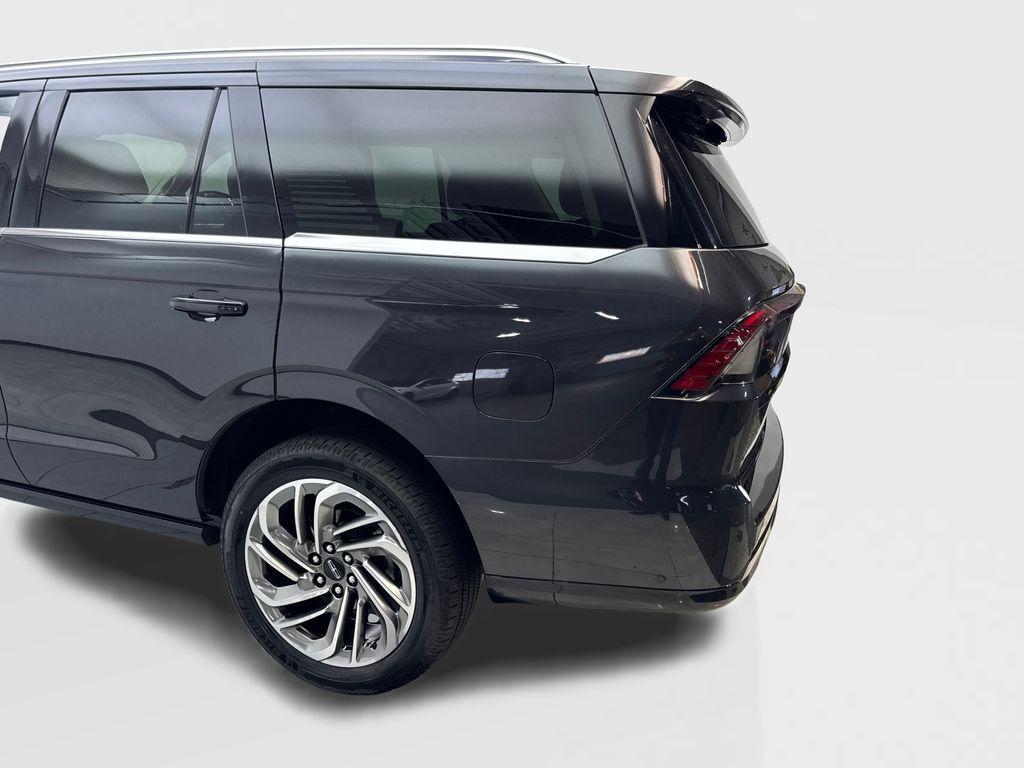 used 2025 Lincoln Navigator car, priced at $76,205