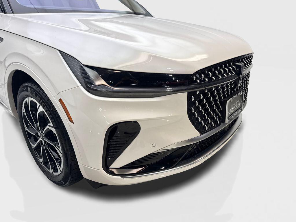 used 2025 Lincoln Nautilus car, priced at $54,205