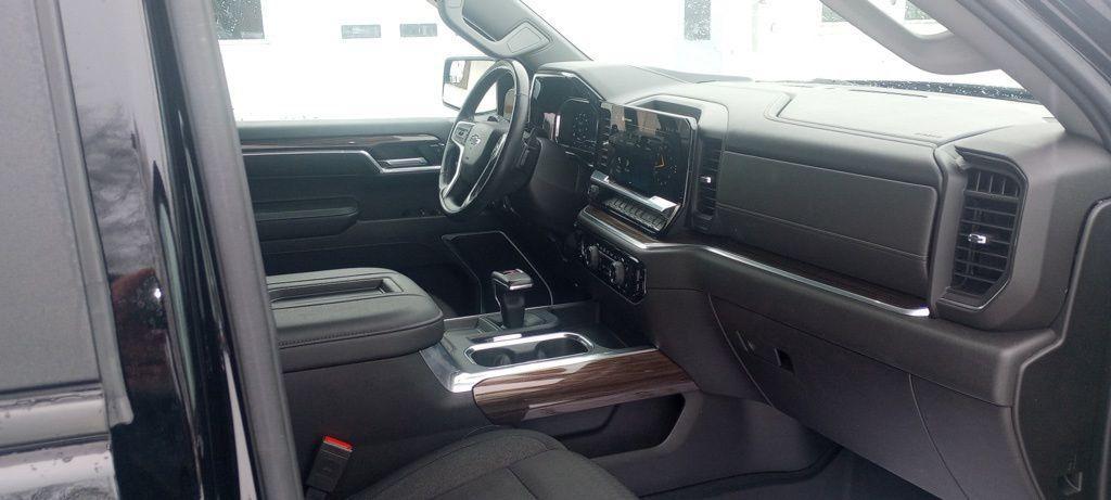 used 2022 Chevrolet Silverado 1500 car, priced at $37,189