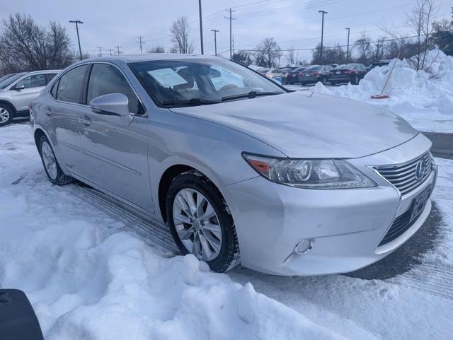 used 2013 Lexus ES 300h car, priced at $13,899