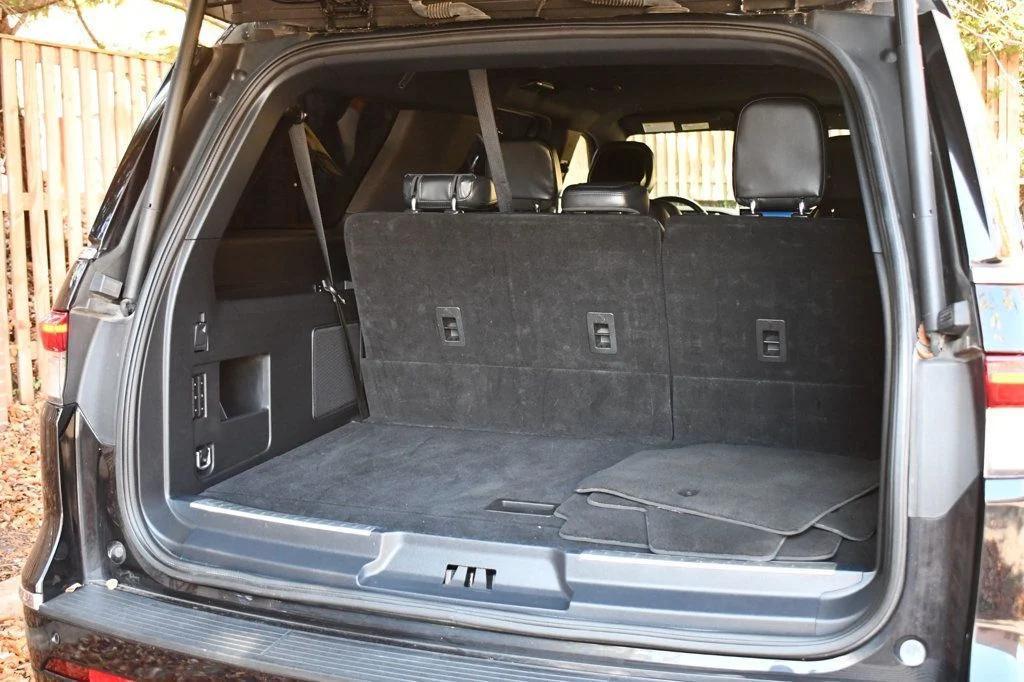 used 2022 Lincoln Navigator car, priced at $38,995