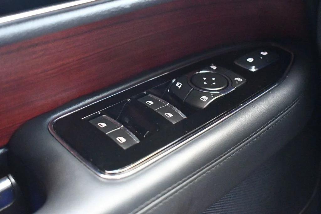 used 2022 Lincoln Navigator car, priced at $38,995
