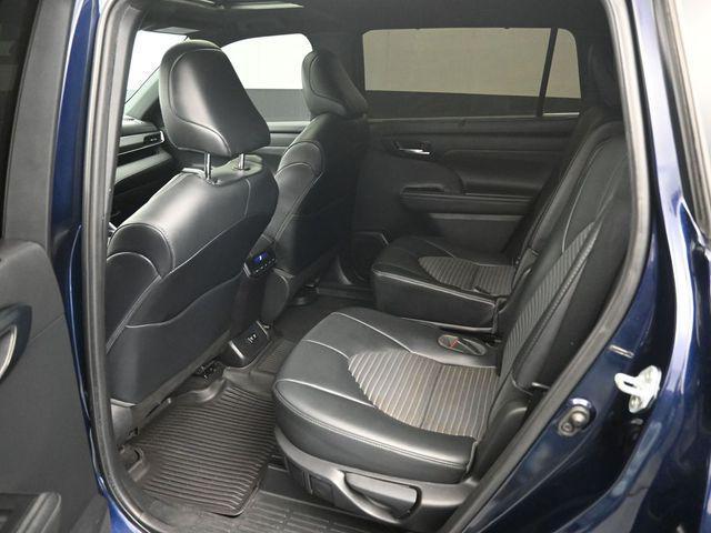 used 2021 Toyota Highlander car, priced at $30,980