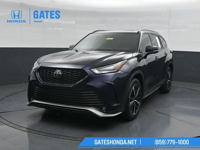 used 2021 Toyota Highlander car, priced at $30,980