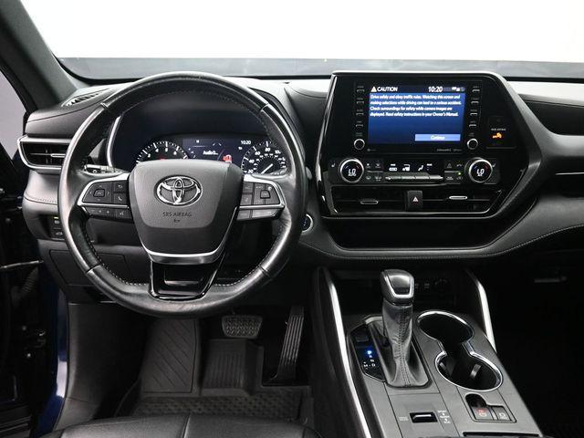 used 2021 Toyota Highlander car, priced at $30,980
