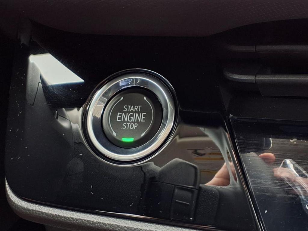 new 2025 Buick Envision car, priced at $34,740