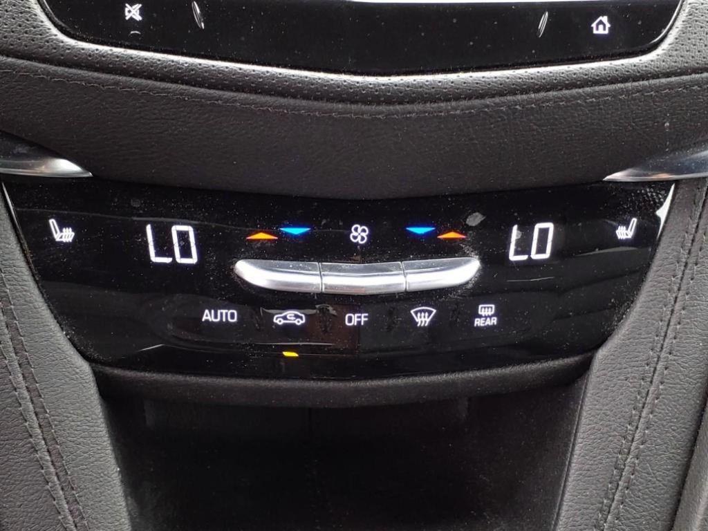 used 2022 Cadillac XT5 car, priced at $39,988