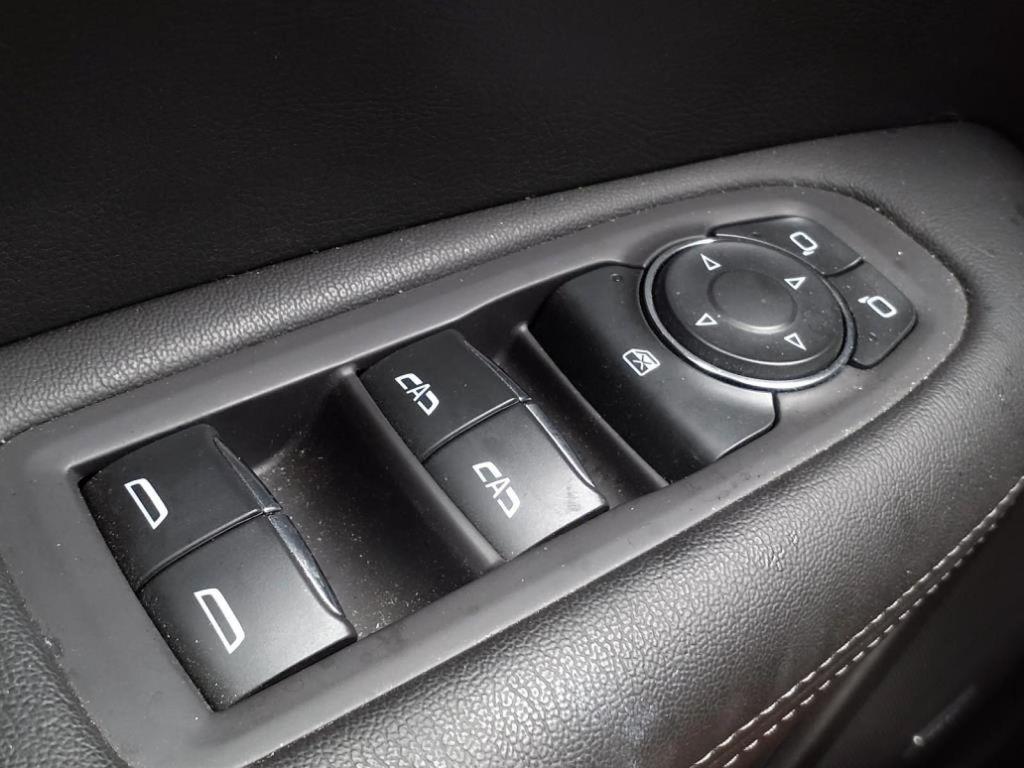 used 2022 Cadillac XT5 car, priced at $39,988