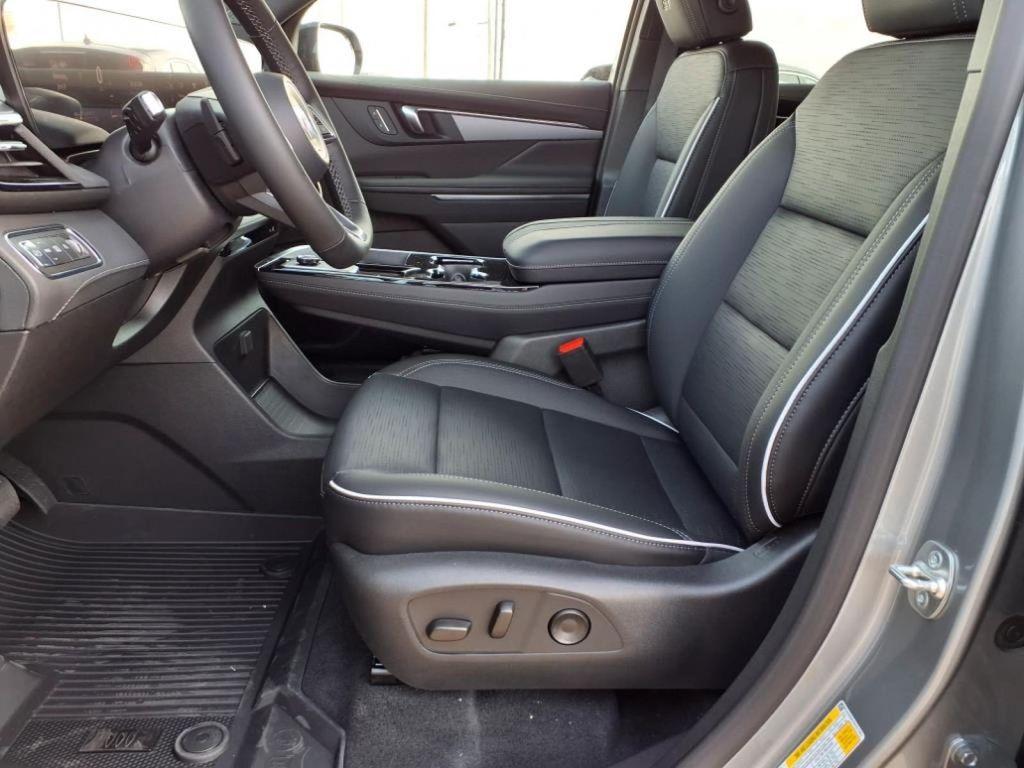 new 2025 Buick Enclave car, priced at $45,895