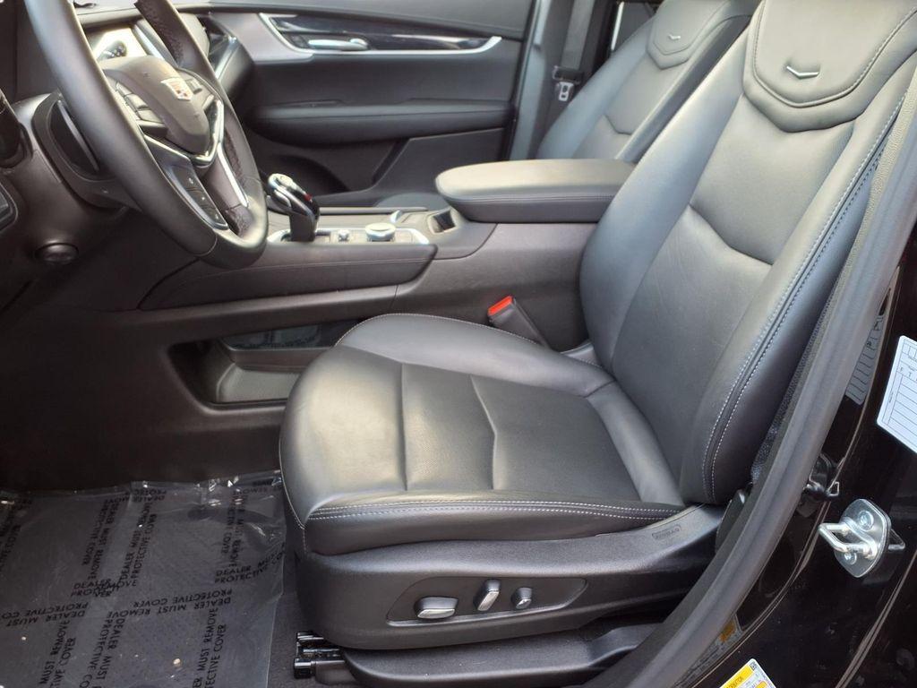 used 2025 Cadillac XT5 car, priced at $42,868